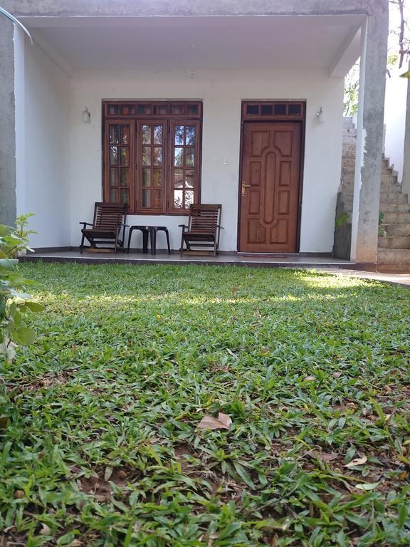 Isanka Lion Lodge سيغيرِيا المظهر الخارجي الصورة